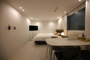 Ari House